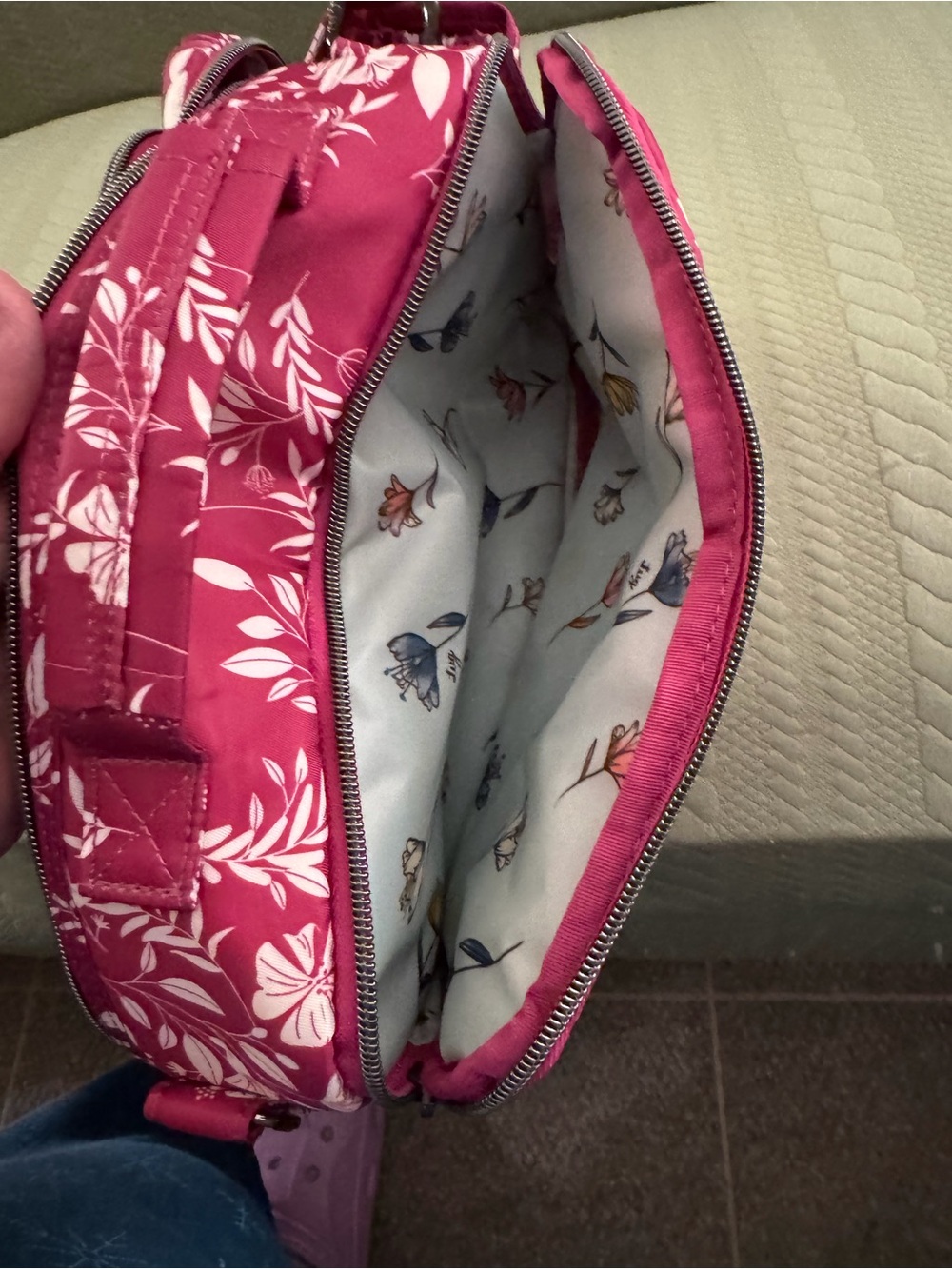 Lug Rider Crossbody w/Top Handle Bag Flourish Berry EUC - Picture 11 of 16
